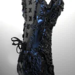 schwarzes Korsettkleid aus Kunststoff